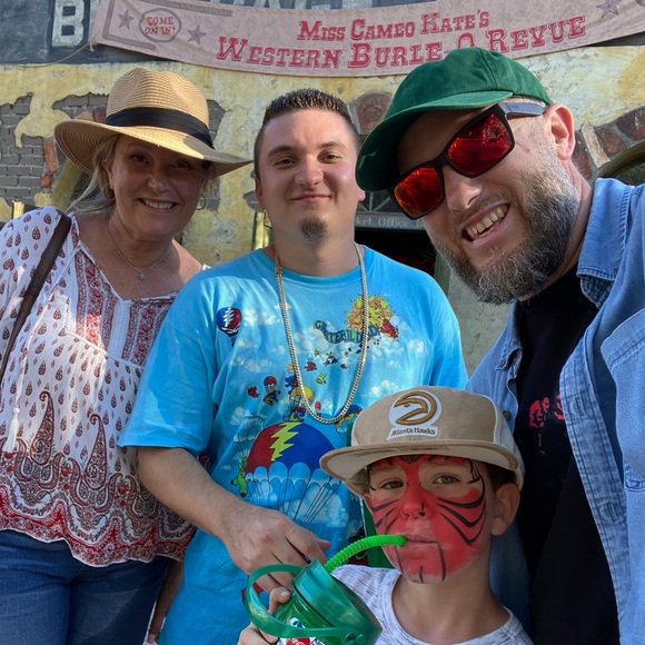 🛹🎧🛴SCOOTIN’ WITH MY LIL’ MAN 🛴🎧🛹 - Picture 2 of 13